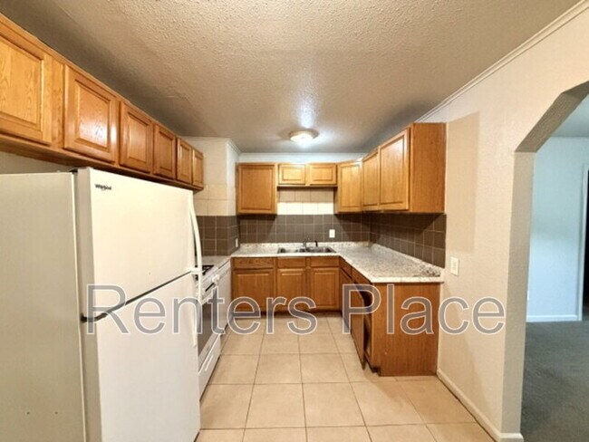 Building Photo - 6714 E Jasper St