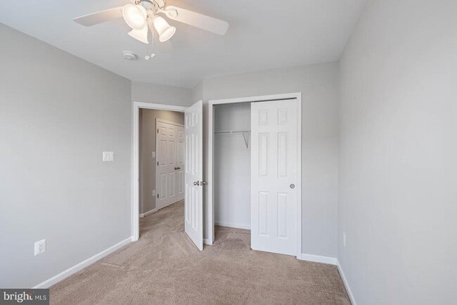 Building Photo - 9947 Fendall St