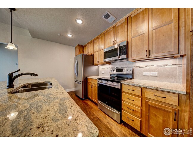 Building Photo - 4662 Hahns Peak Dr