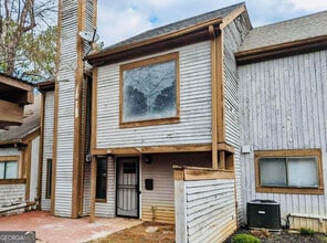 Building Photo - 95 Willowick Dr