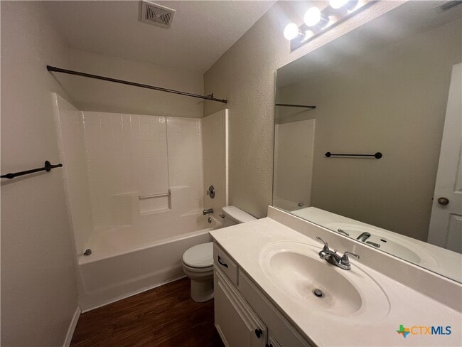 Building Photo - 2130 Jasons W Ct