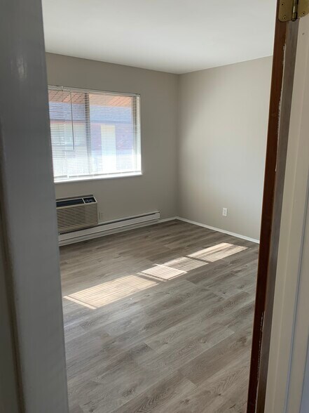 Building Photo - 7510 Hazelcrest Dr