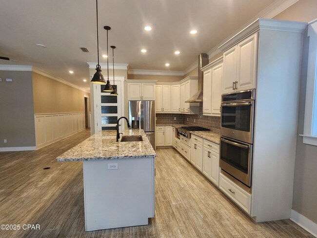 Building Photo - 3816 Mariner Dr