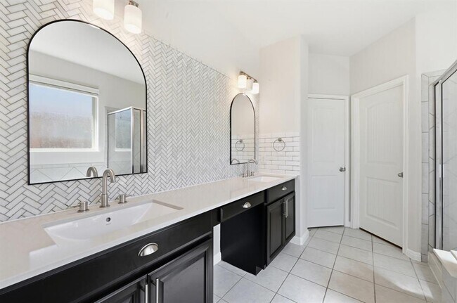 Building Photo - 351 Wincliff Dr