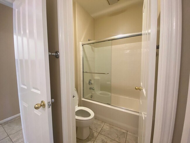 Building Photo - Single Story in Greer Ranch