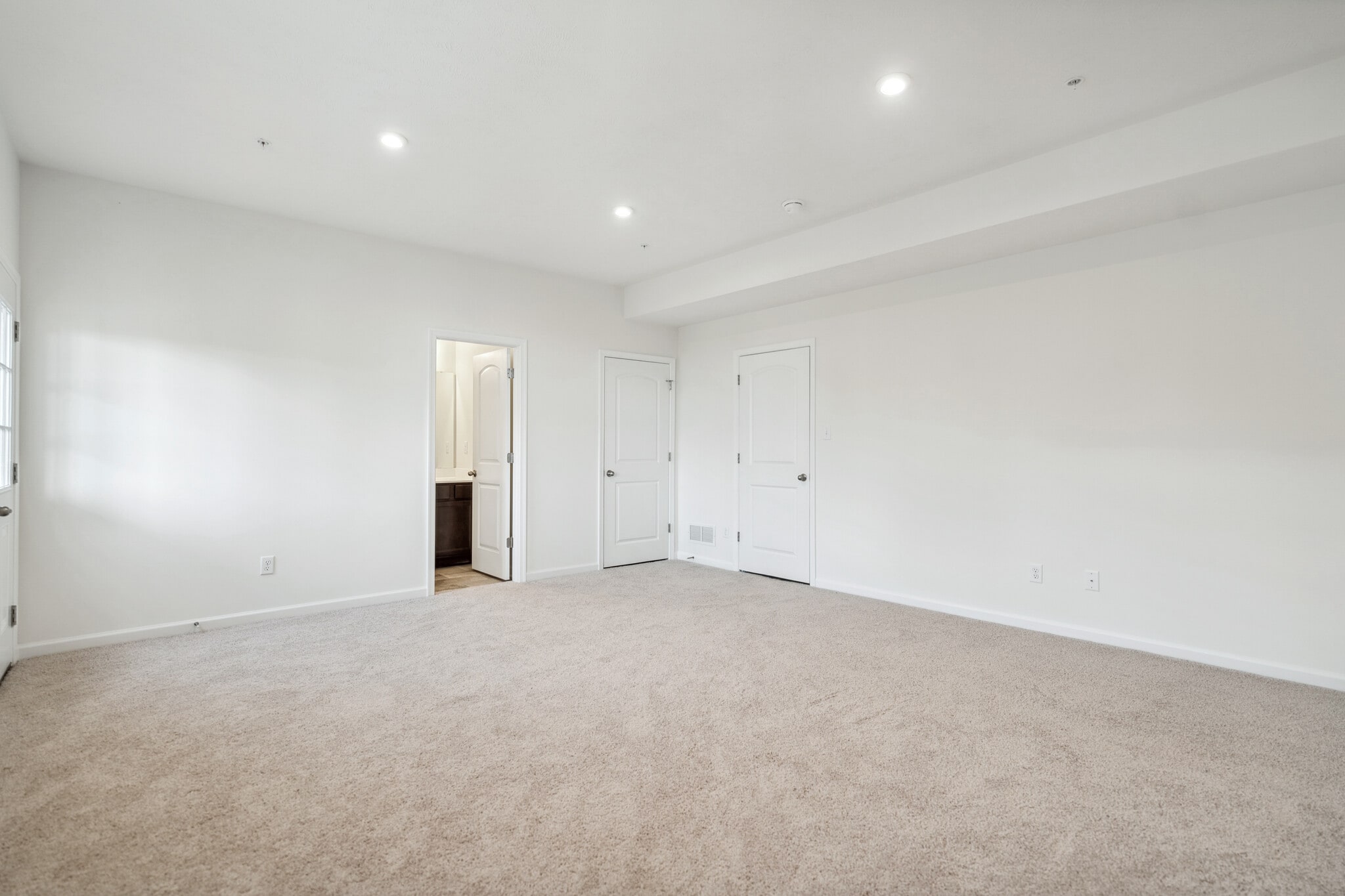 Building Photo - 606 Dana Dr