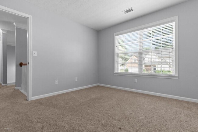 Building Photo - 2422 Temple View Dr