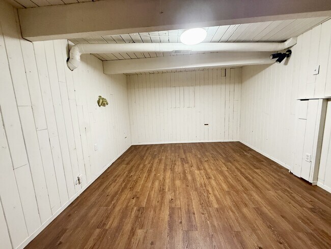 Building Photo - 4751 SW 53rd Ave