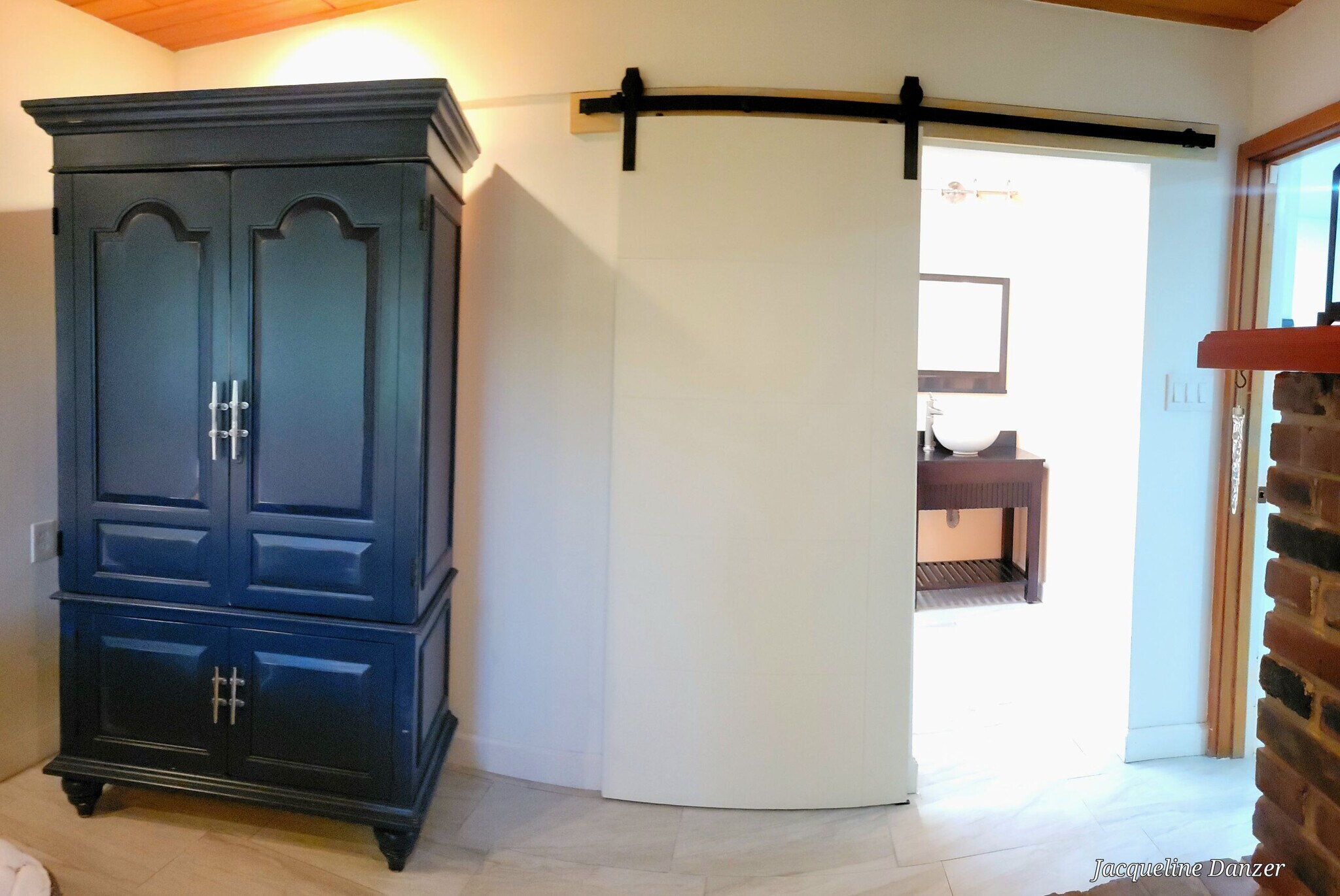 Building Photo - 2241 NE 38th St