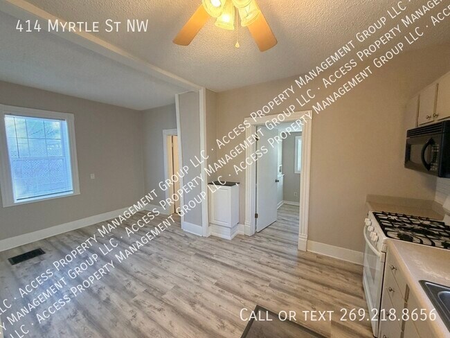 Building Photo - 414 Myrtle St NW