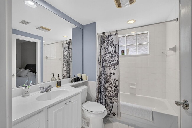 Building Photo - "Charming 4-Bedroom Townhouse Oasis on Barcelona Drive with 3 Full Baths – Spacious 1867 Sq. Ft. ...