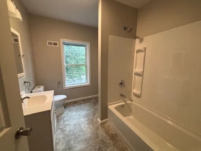 Building Photo - Charming 3-Bedroom Single-Family Home – Ne...