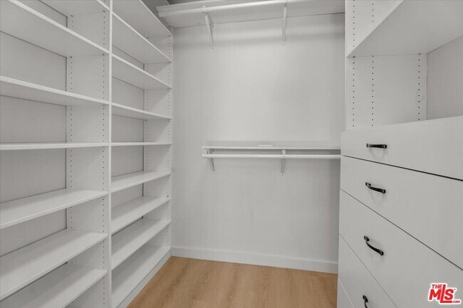 Building Photo - 6732 Esplanade St