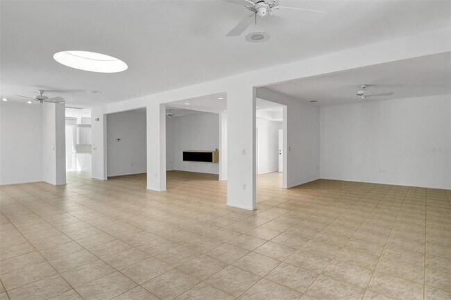 Building Photo - 2800 Casey Key Rd