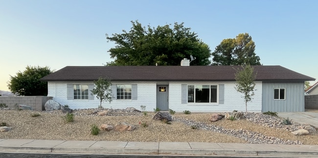 Building Photo - Gorgeous Santa Clara Home with Stunning Ki...