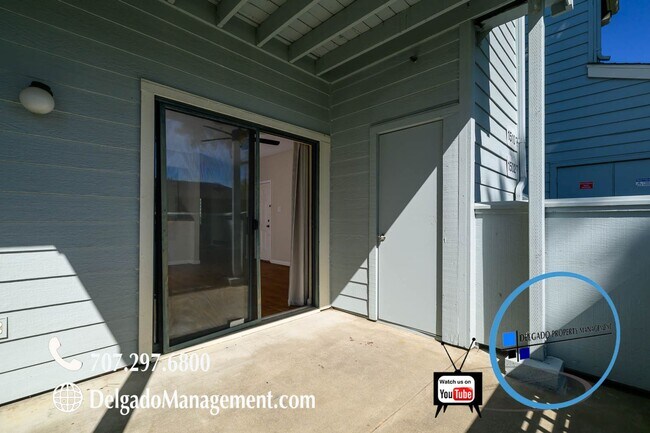 Building Photo - Glen Cove downstairs condo!