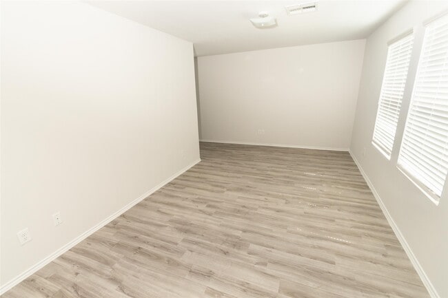 Building Photo - 18638 Bell Ravine Dr