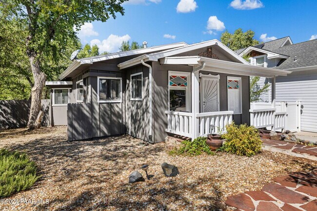 Building Photo - 306 S Virginia St