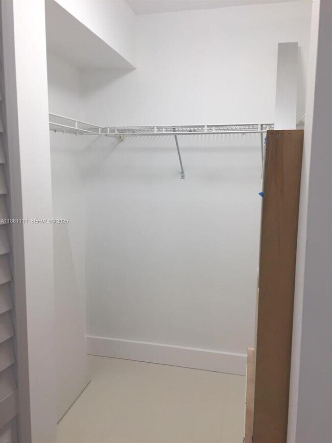 Building Photo - 210 174th St