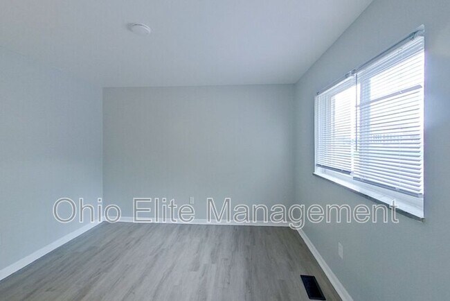 Building Photo - 1045 Binns Blvd