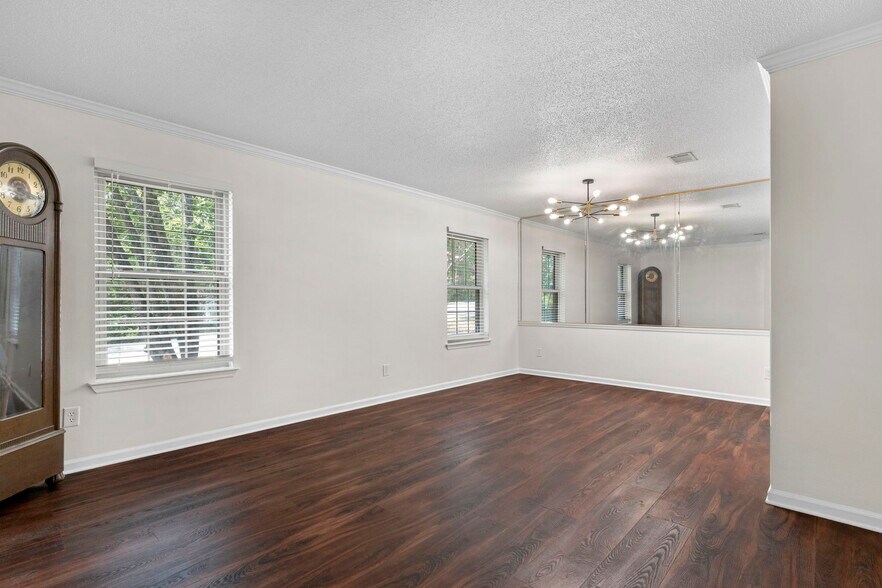 Building Photo - 11220 Bainbridge Dr