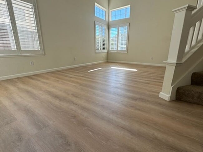 Building Photo - Spacious Pleasanton Home