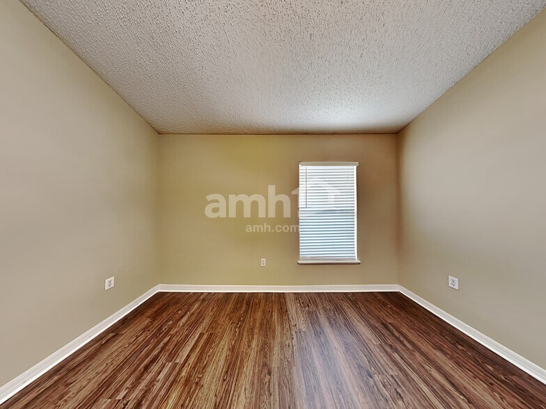 Building Photo - 6679 Gentle Oaks Dr W