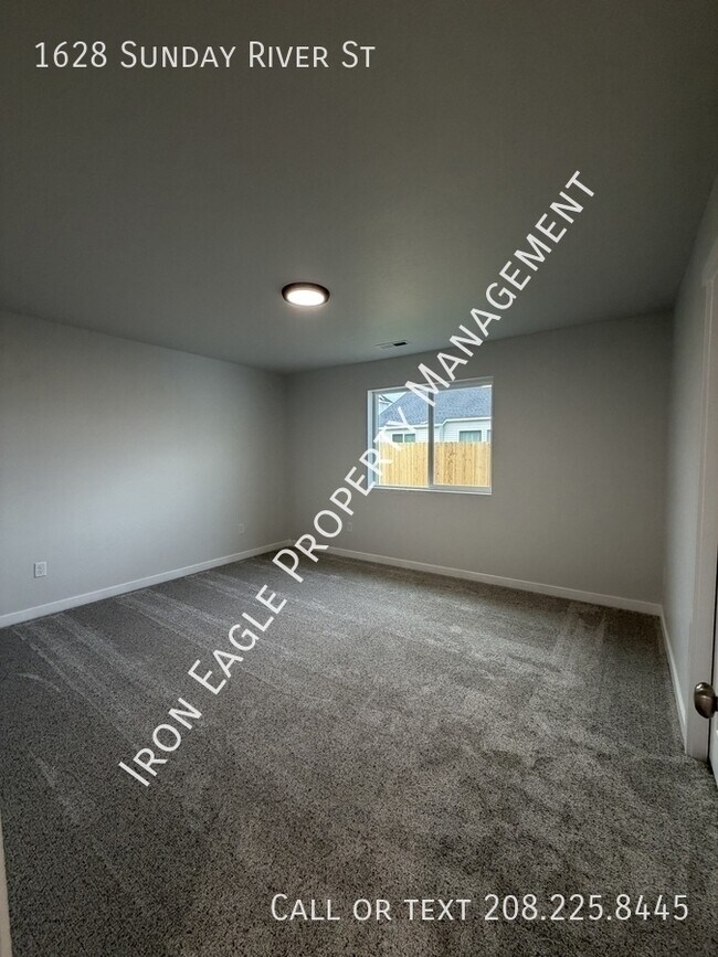 Building Photo - 1628 Sunday River St
