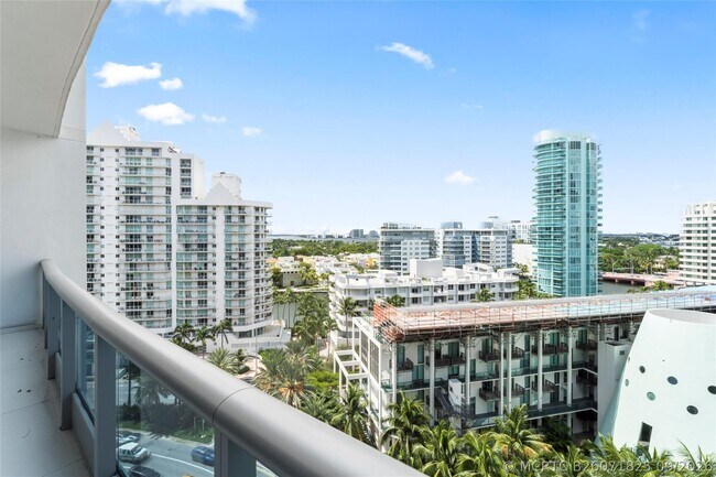 Building Photo - 5959 Collins Ave