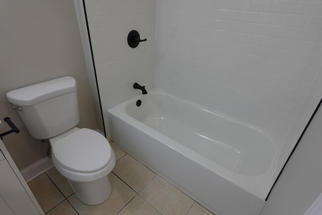 Building Photo - 1800 Hollywood Ave