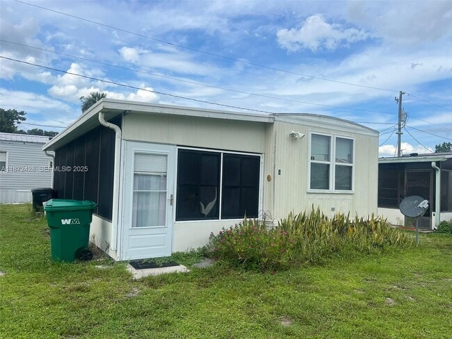 Building Photo - 14725 NW 1st Pkwy