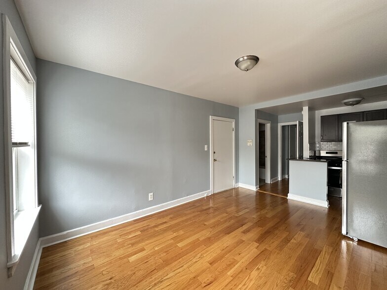 Building Photo - 5670 N Ridge Ave