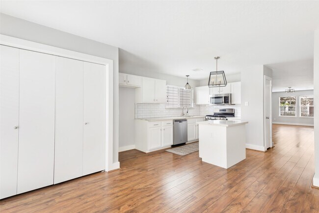 Building Photo - 20192 Alden's Oak