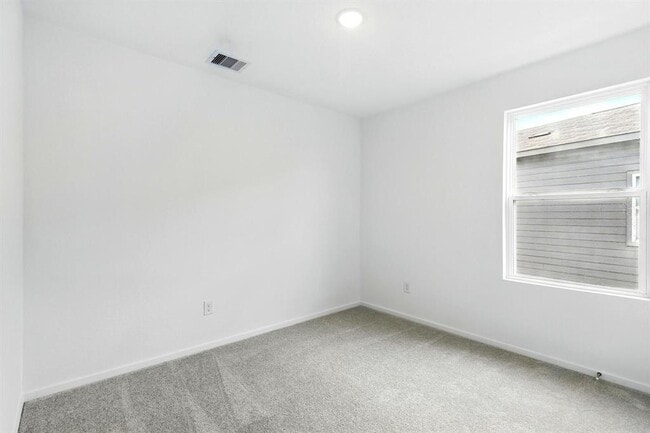 Building Photo - 18210 Via Aurelia Dr