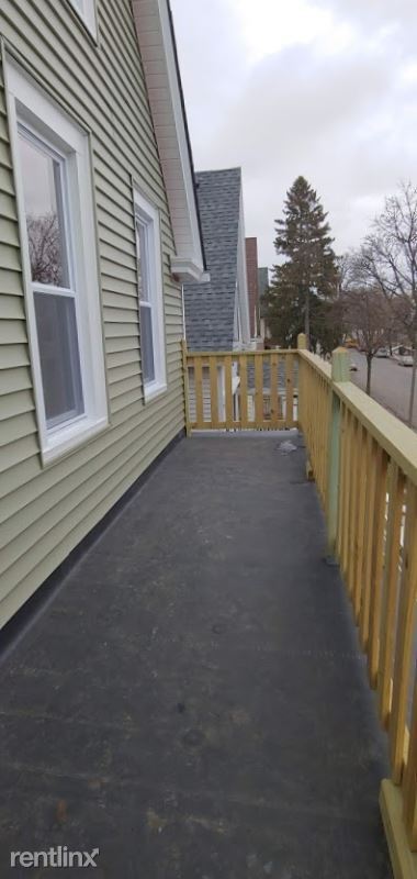 Building Photo - 3 br, 1 bath Apartment - 3374 N Richards St