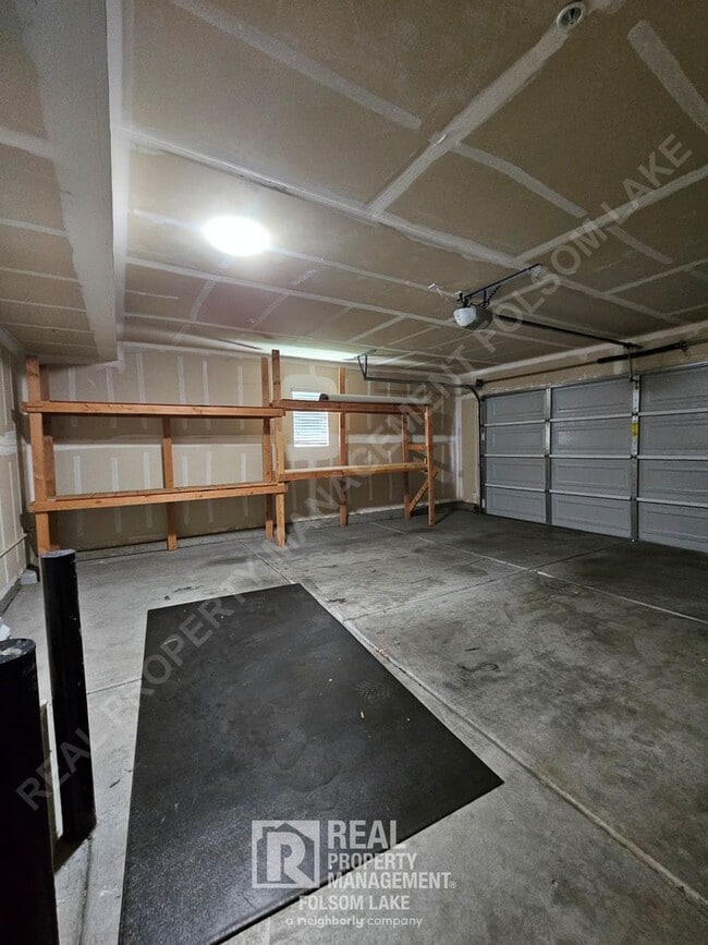 Building Photo - 104 Rodin Ln