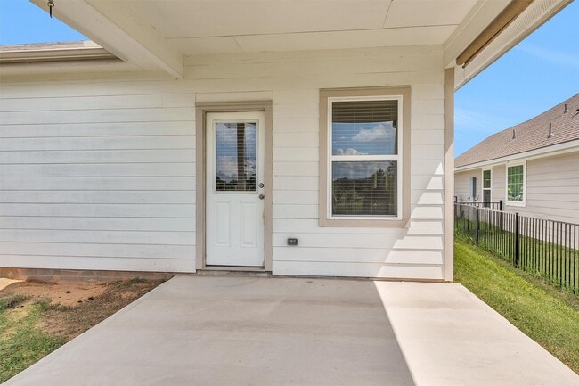 Building Photo - 223 Shoreview Dr