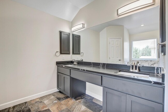 Building Photo - 309 Camperdown Elm Dr