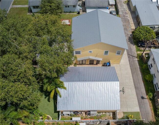 Building Photo - 3035 Granville Ct N