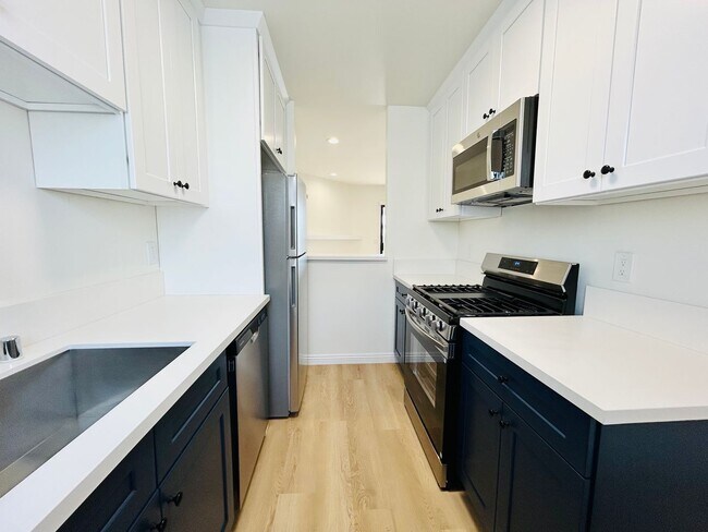 Building Photo - ven920