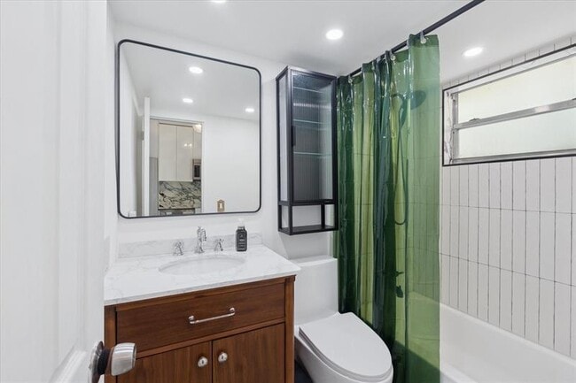 Building Photo - 851 Meridian Ave