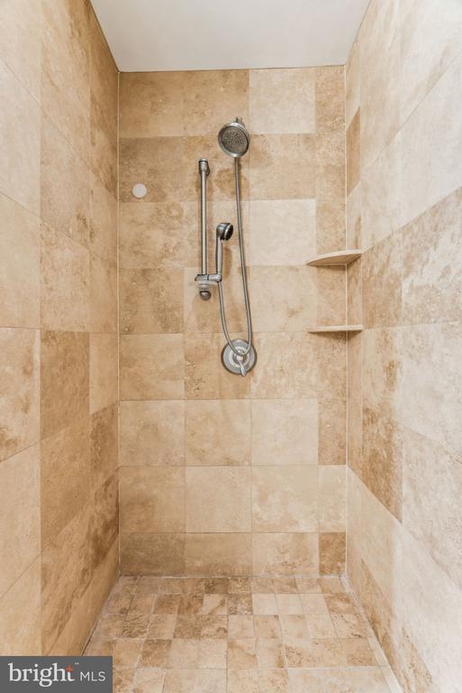 Building Photo - 1701 Locust St