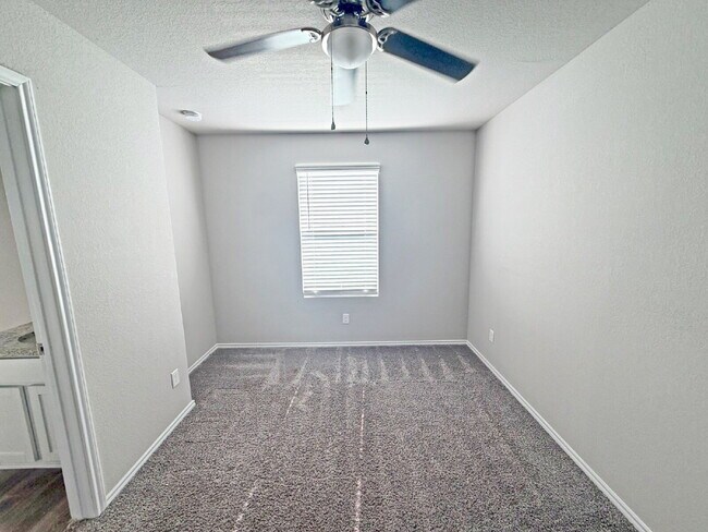 Building Photo - 254 Marigold Pl