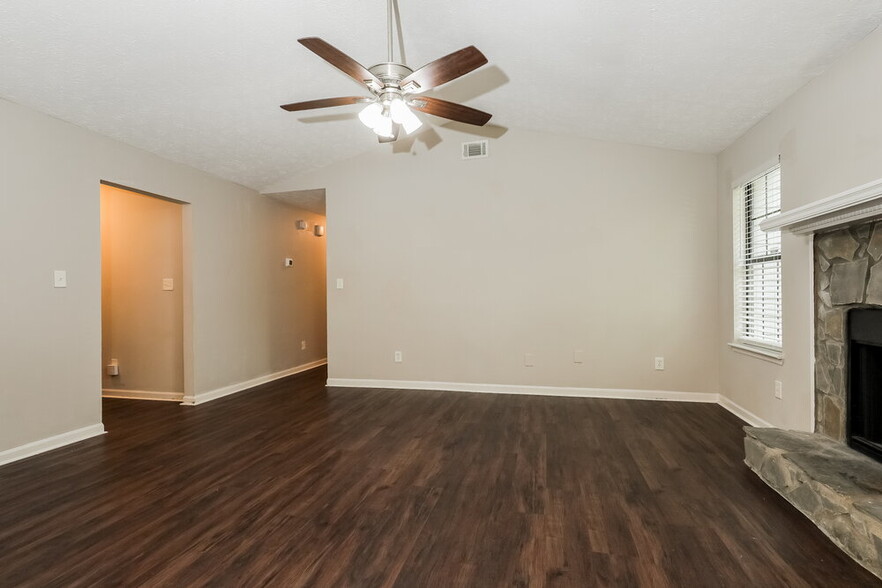 Building Photo - 10319 Briarbay Loop