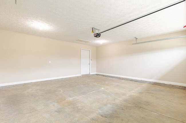 Building Photo - 305 Breckinridge Cir
