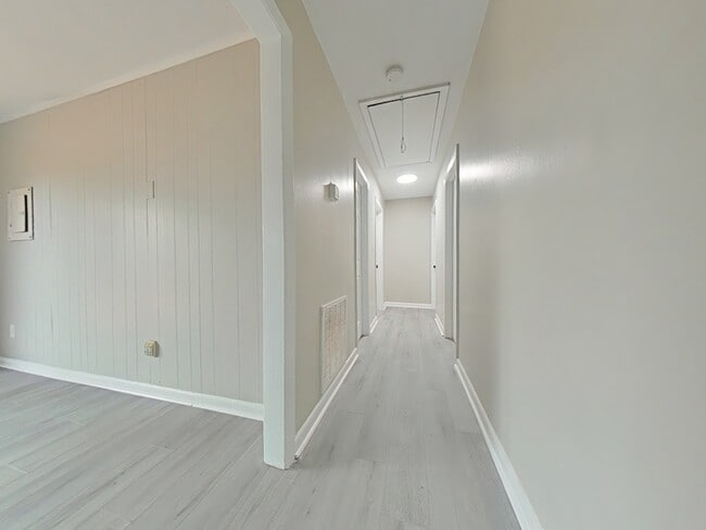 Building Photo - 285 Decatur Dr