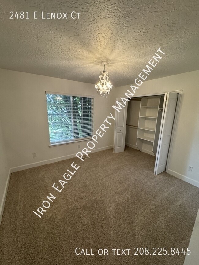 Building Photo - 2481 E Lenox Ct