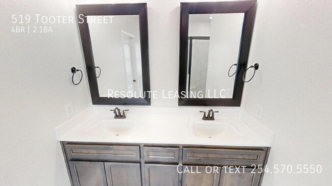 Building Photo - 519 Tooter St