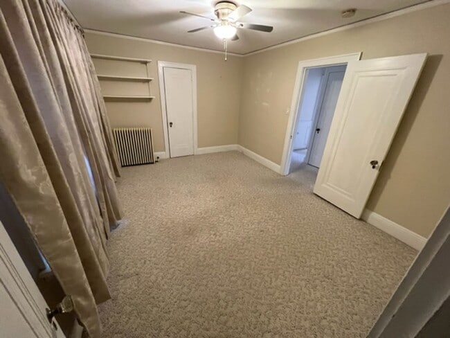 Building Photo - Duluth MN - 3 Bedroom - 2 Bath - 1 Car Gar...