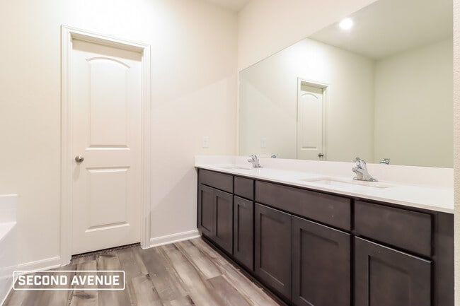 Building Photo - 13803 Roosevelt Arch Dr